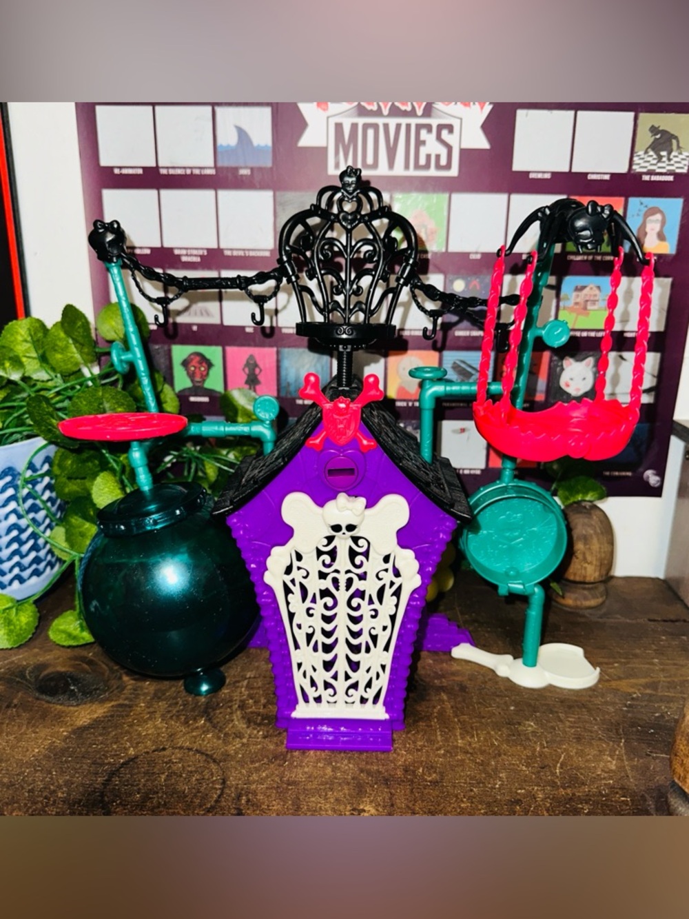 Monster High Secret Creepers Crypt Playset 2013